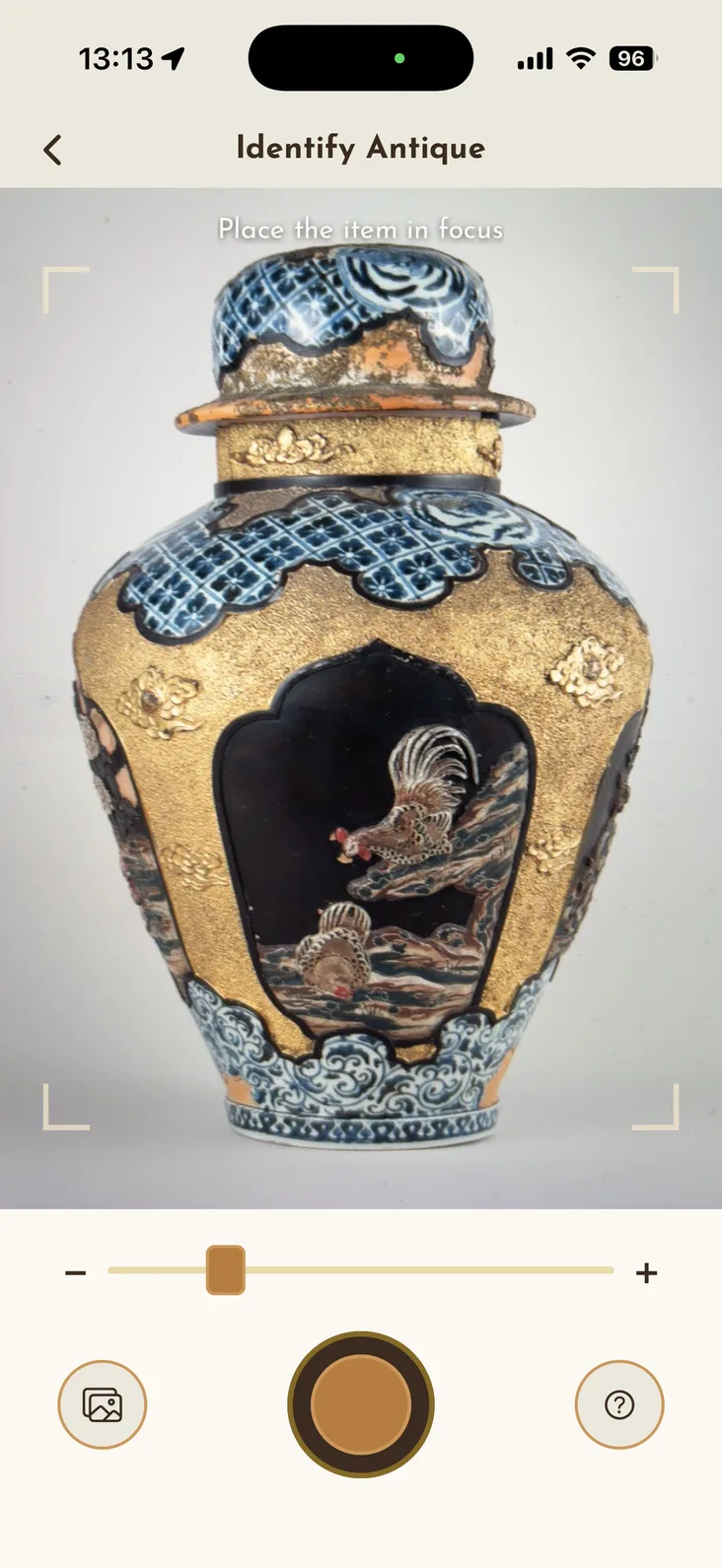 Antique Snap identification screen analysing a photographed vase.